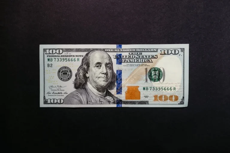 One hundred dollar bill displaying potential masonic symbols