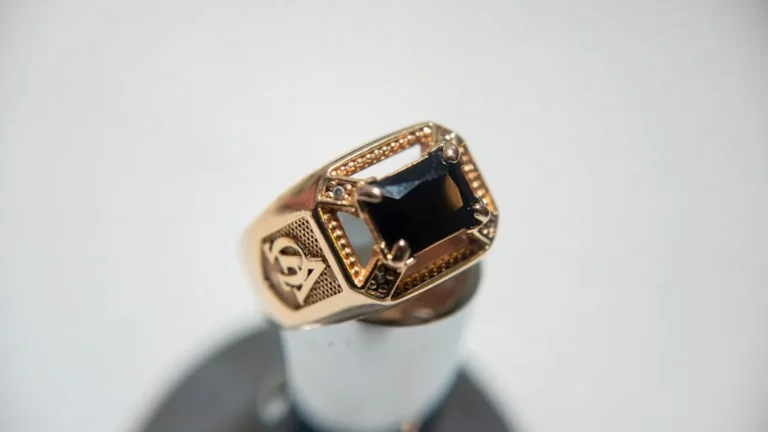 33rd degree freemason ring displaying ornate masonic insignia