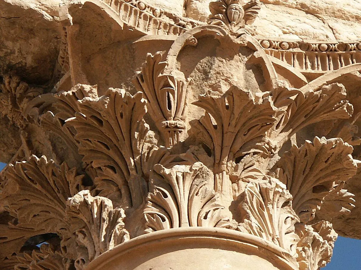 Palmyra's historic ruins represent ancient temple architecture and pillar symbolism