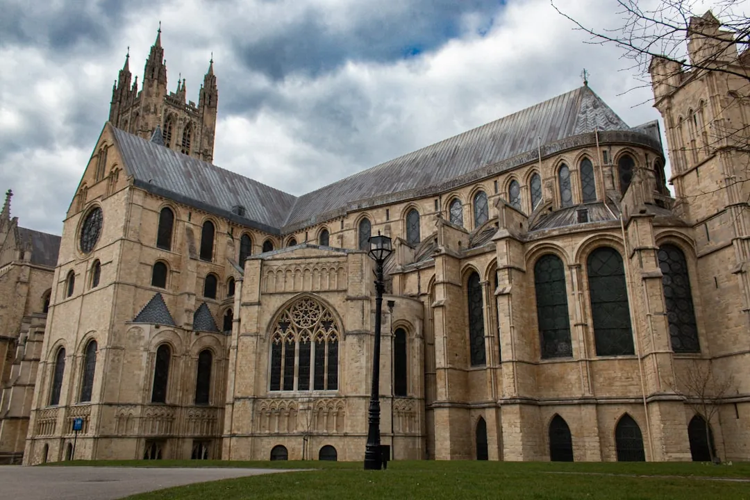 Cattedrale che simbolizza il fondamento spirituale dei gradi massonici del Rito di York